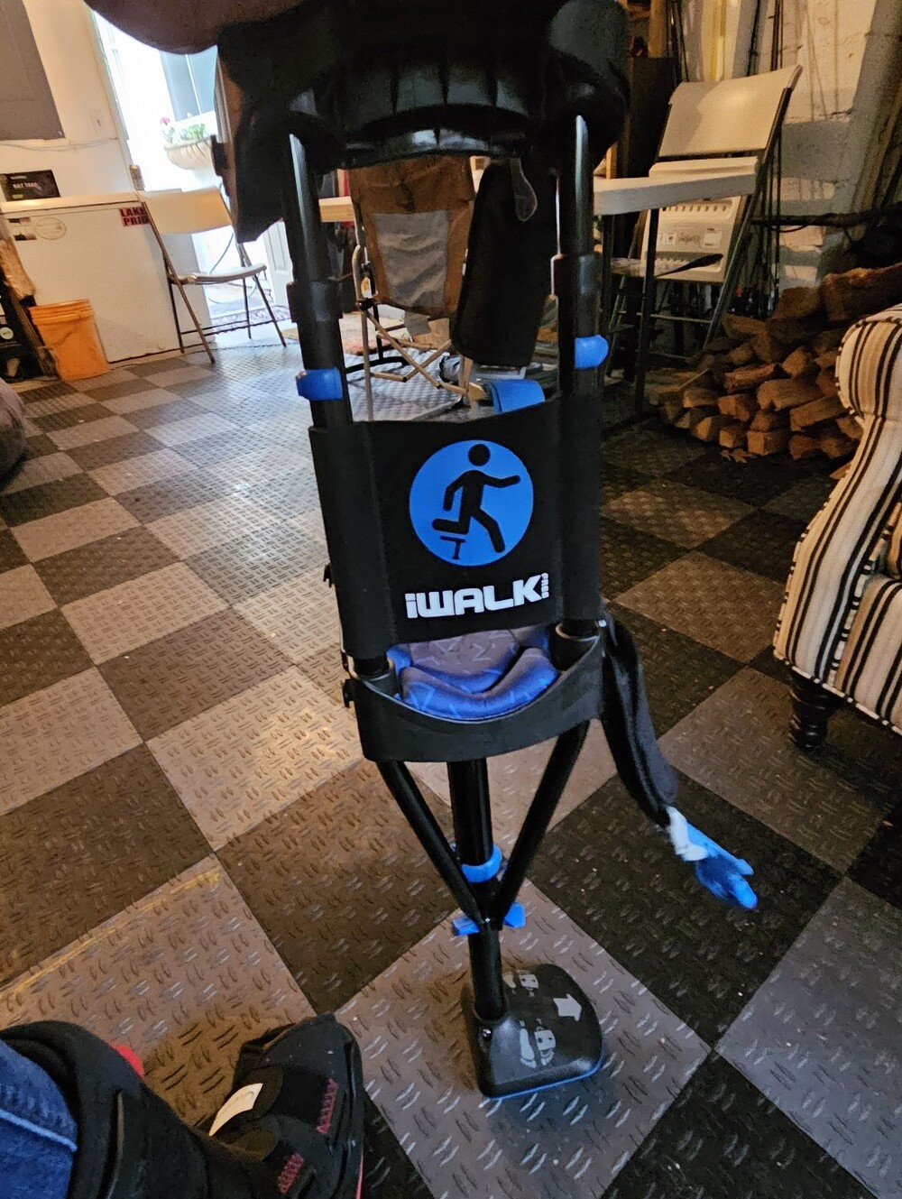 Blue ONEWALK 3 Knee Walker - Picture 4 of 9